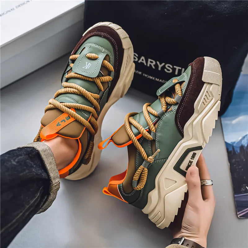 Klassische Herren Komfortschuhe, bequeme Sneakers für Männer. Vielseitige Alltagsschuhe mit niedrigem Schnitt.