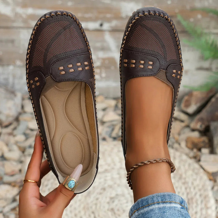 Klassische Damen Loafer mit flacher Sohle für mühelosen Komfort und zeitlose Eleganz.