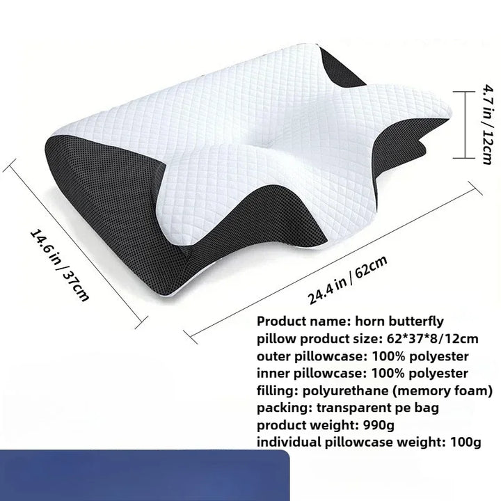 Hochwertiges Schlafkissen aus Memory Foam; ergonomische Schmetterlingsform unterstützt optimal Nacken und Kopf.