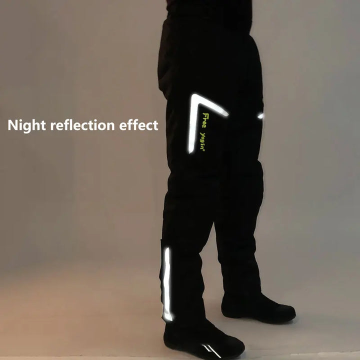 Robuste Herren Motorrad-Schutzhose mit integriertem Schutz, winddicht & warm für sichere Fahrten.