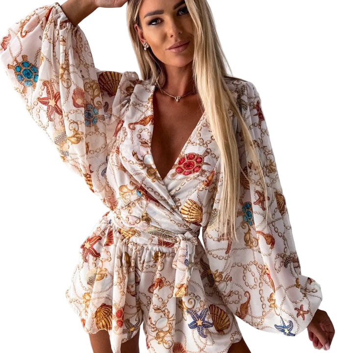 Grüner Damen Sommer Jumpsuit, leicht und luftig, ideal für den Alltag oder entspannte Urlaubstage.