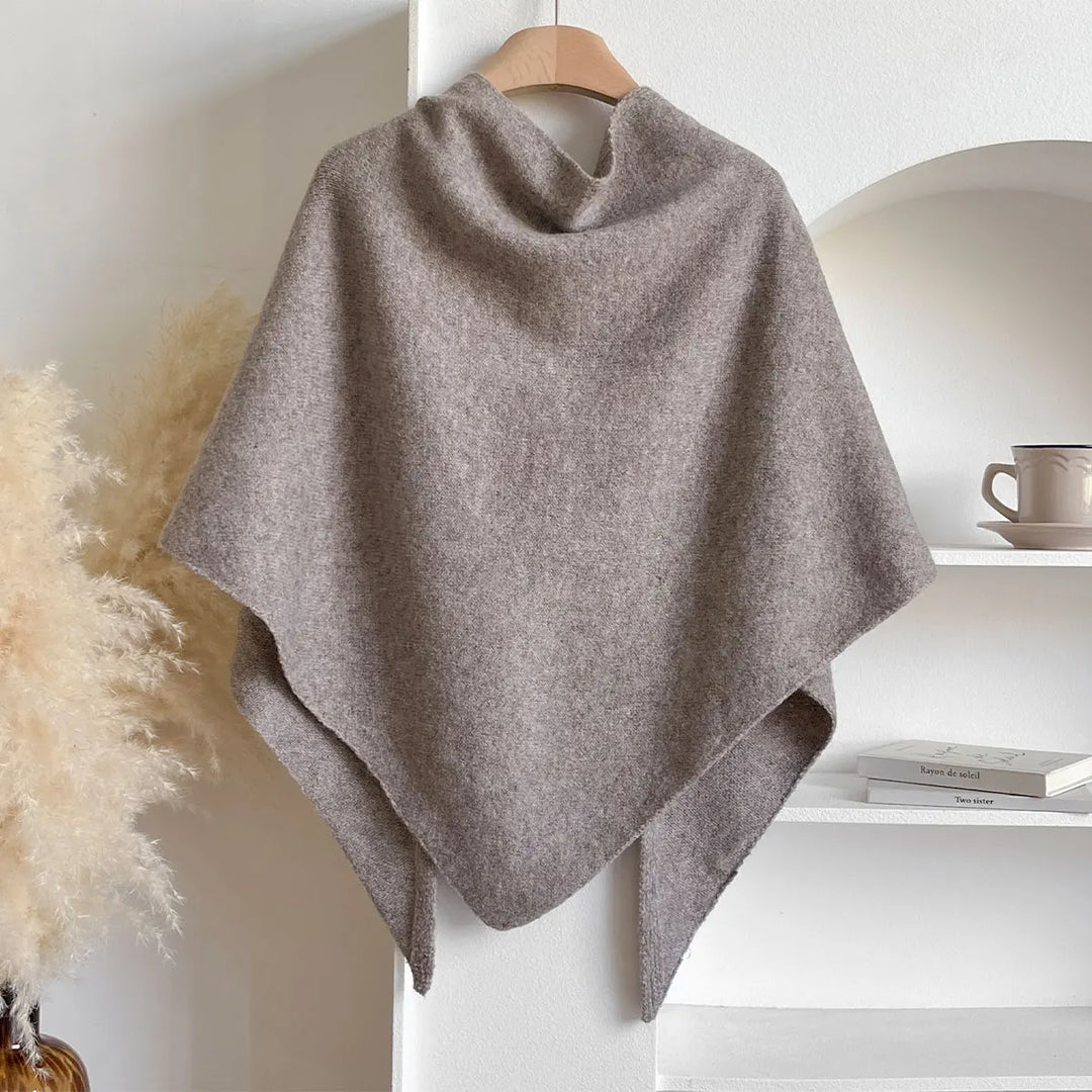Eleganter Damen Schal, modisches Herbst-Accessoire. Vielseitig kombinierbar, ideal als Geschenkidee.