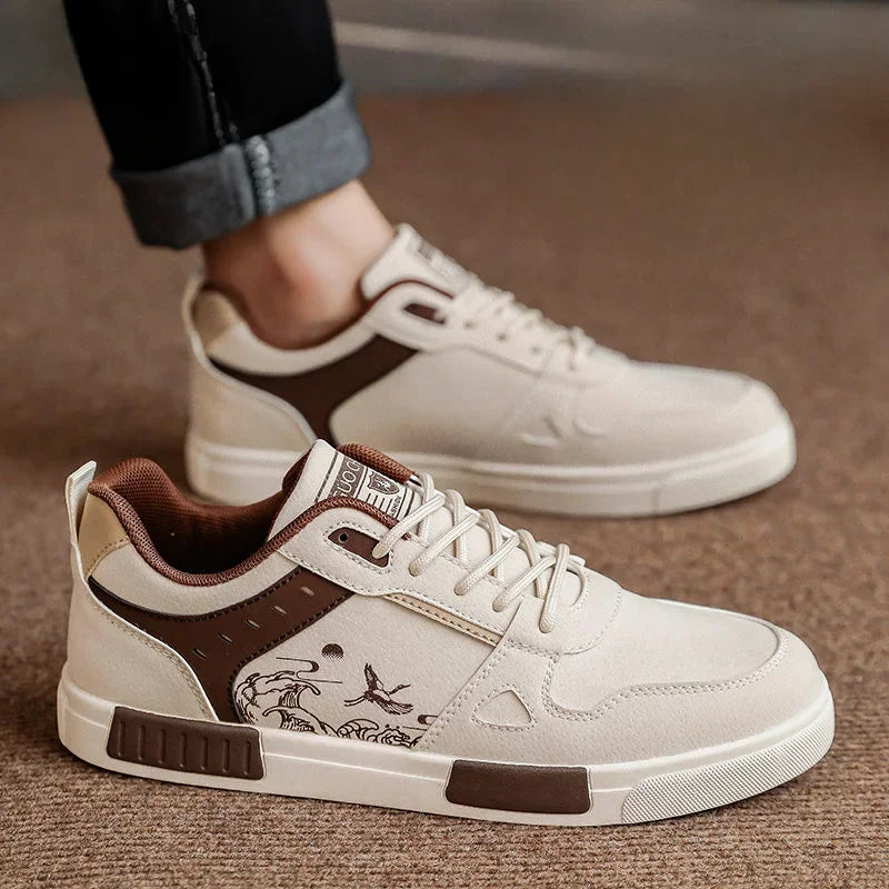 Modische braune Herren Alltagssneakers: gepolsterte Schuhe mit einzigartigem Wellenprofil.