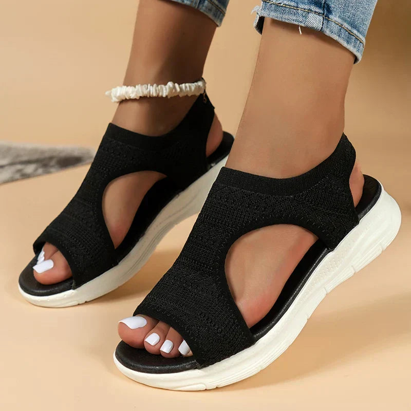 Damen Sandalen mit verstellbaren Riemen. Orthopädische Sommerschuhe für optimalen Sitz & Komfort.