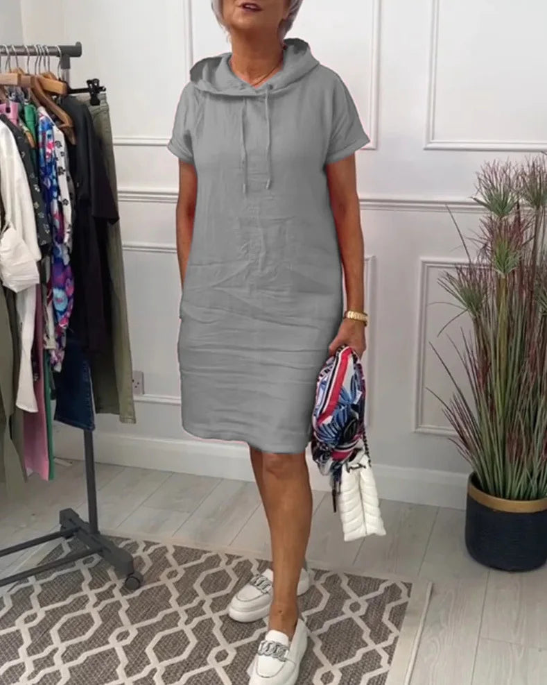 Stylisches langes Kapuzen-Shirtkleid für Damen in Blau, ideal als Freizeit- oder Sommerkleid.