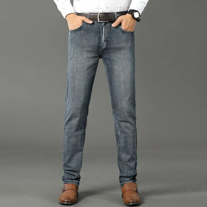 Hochwertige Herren Stretch Jeans im Straight Fit, in Grau, formstabil und ideal für langlebigen Komfort.