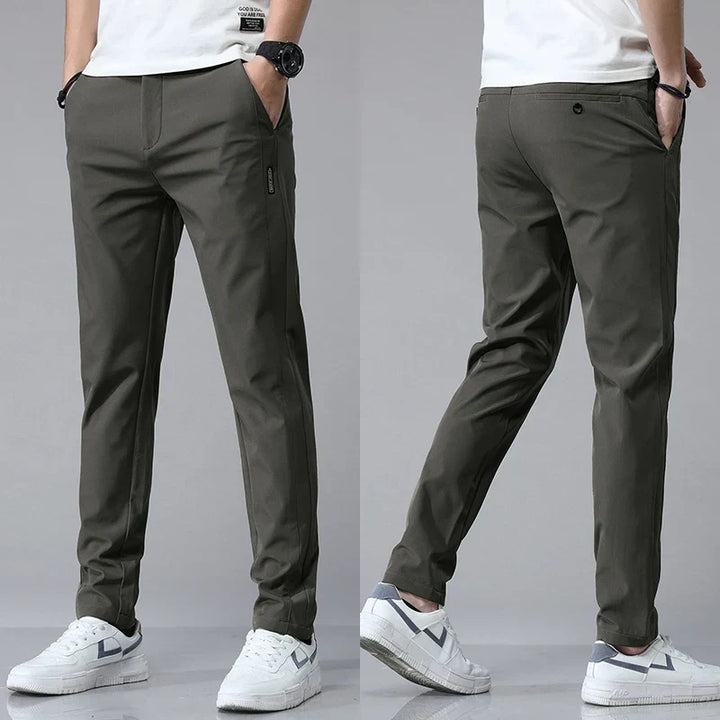 Komfortable, atmungsaktive Herren Slim Fit Stretchhose. Knitterarm und vielseitig für Business und Freizeit.
