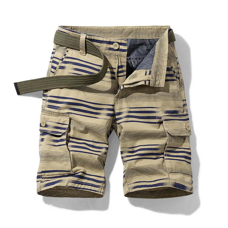 Leichte Herren Frühlings-Cargoshorts mit Multipockets, Streifenmuster. Bequeme modische Kurzehose für Alltag.