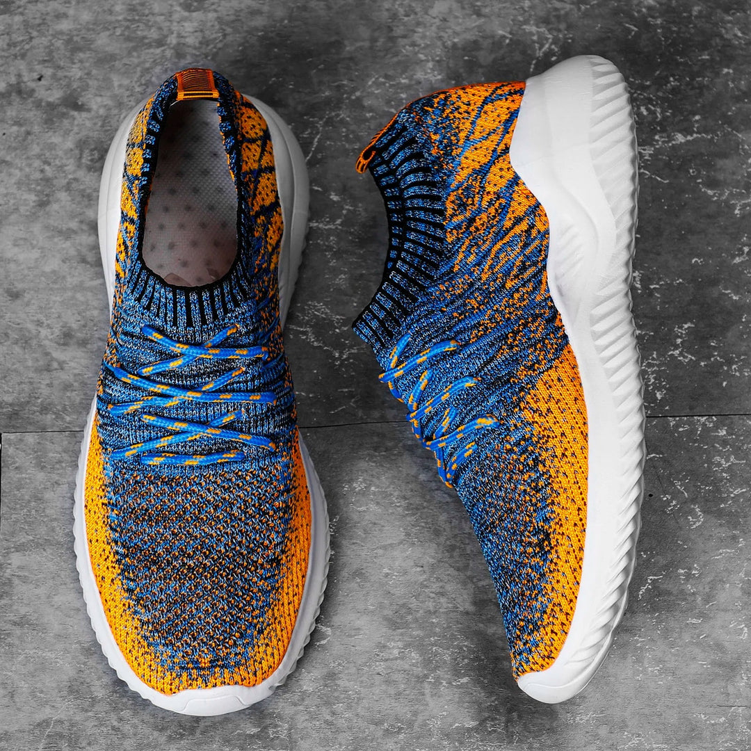 Schwarze Herren Schlupfschuhe. Leichte & atmungsaktive Sneakers, flexibel für Sport & Freizeitaktivitäten.