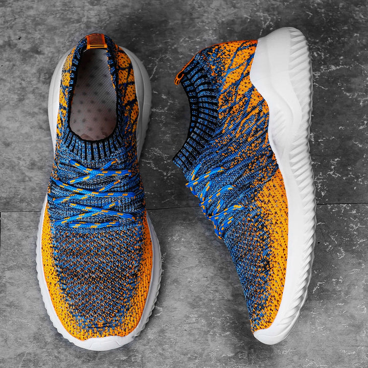 Schwarze Herren Schlupfschuhe. Leichte & atmungsaktive Sneakers, flexibel für Sport & Freizeitaktivitäten.