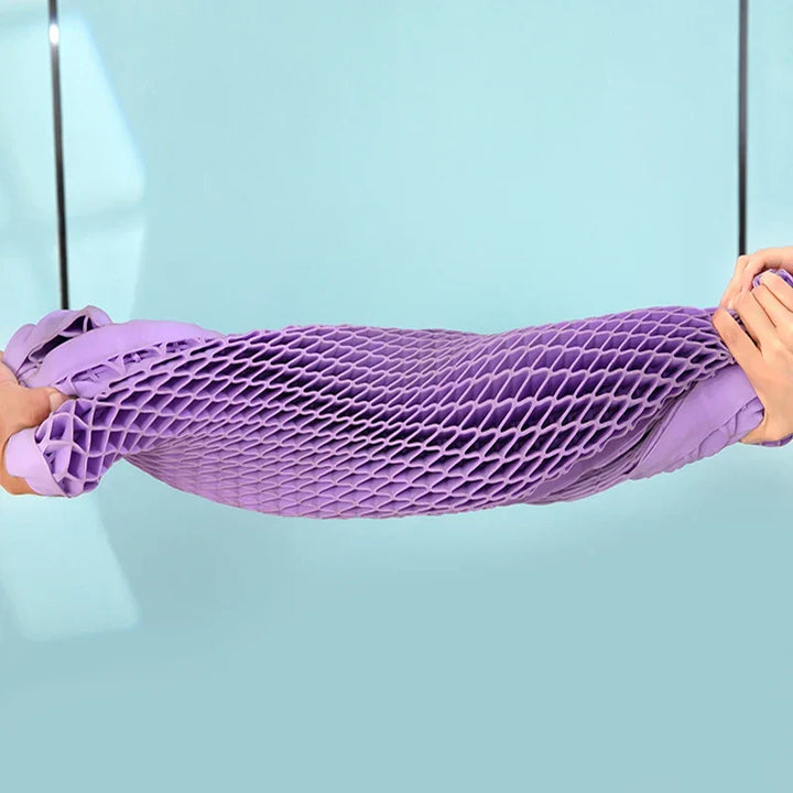 Ergonomisches Nackenkissen Niala aus TPE bietet orthopädische Null-Druck-Unterstützung für Hals & Wirbelsäule.