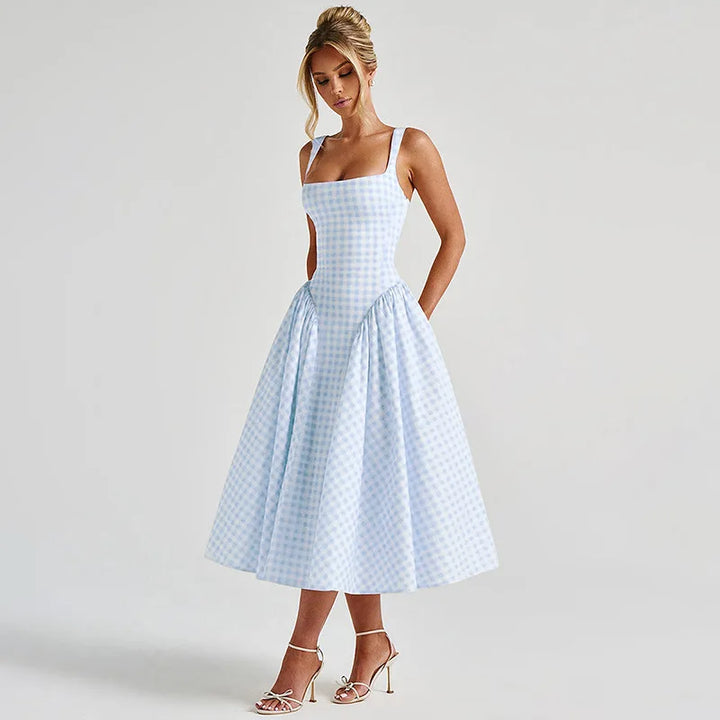 Schickes Damen Sommer Maxikleid für Freizeit und Urlaub. Kariertes A-Linien-Design mit verstellbaren Trägern.