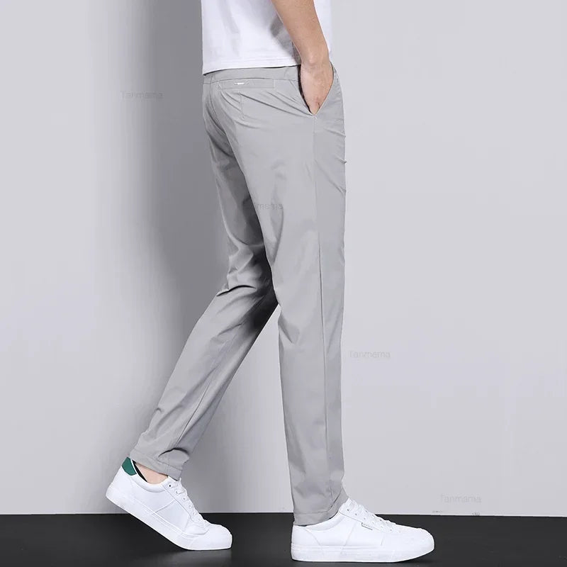 Dunkelgraue Freizeithose für Herren, sehr bequem & vielseitig. Optimal für Alltag & Freizeit.