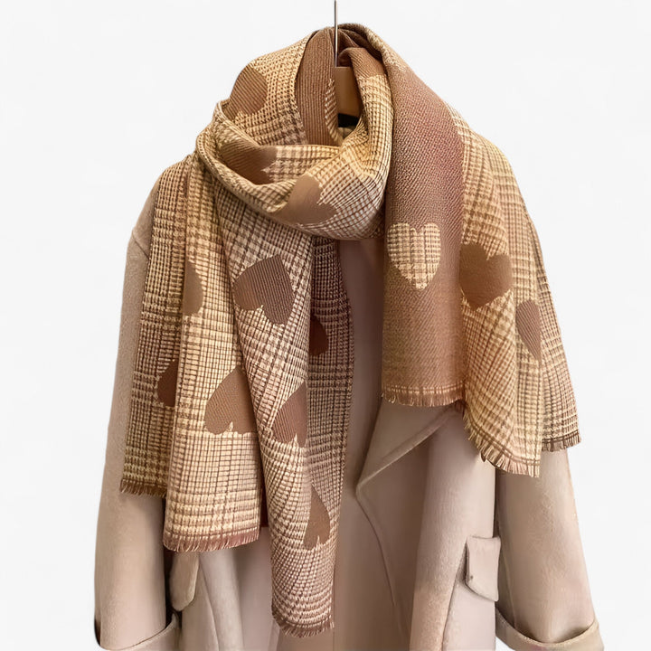 Dicker Damen Wendeschal aus Kaschmir-Imitat, wendbar mit Herz- & Karomuster. Warm & bequem für den Winter.
