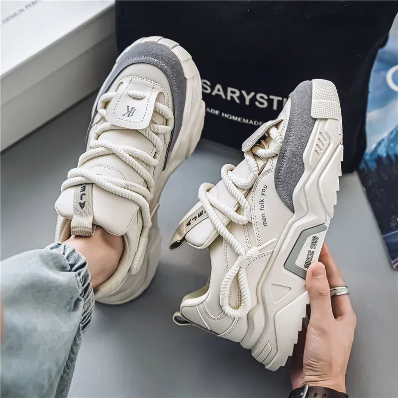 Vielseitige Herren Sneakers, sportlich-klassisch. Bequeme Alltagsschuhe für Männer, ideal für Freizeit.