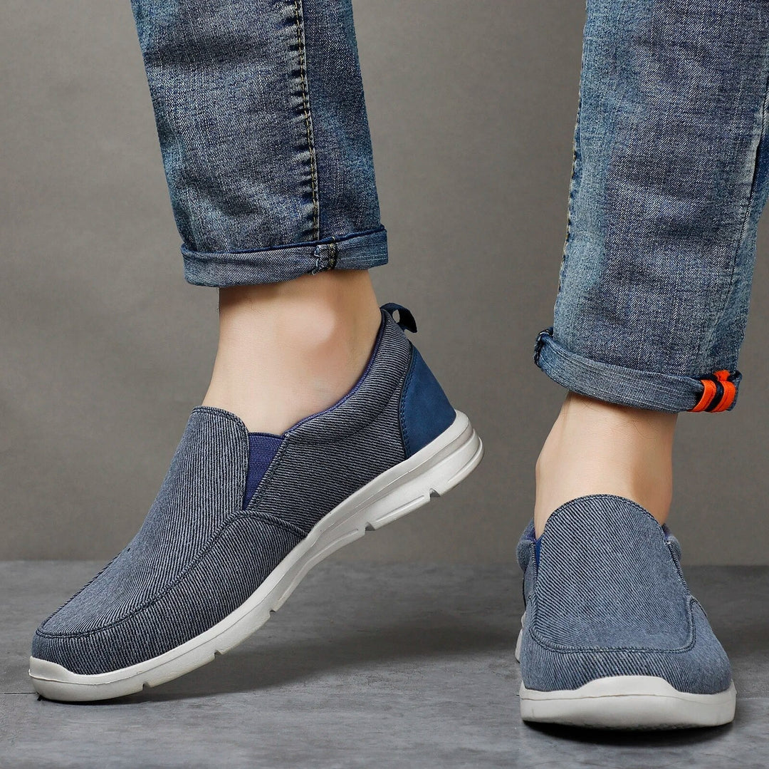 Khaki Herren Slip-On Sneaker, ultraleichte Freizeitschuhe mit komfortabler, gepolsterter Sohle.