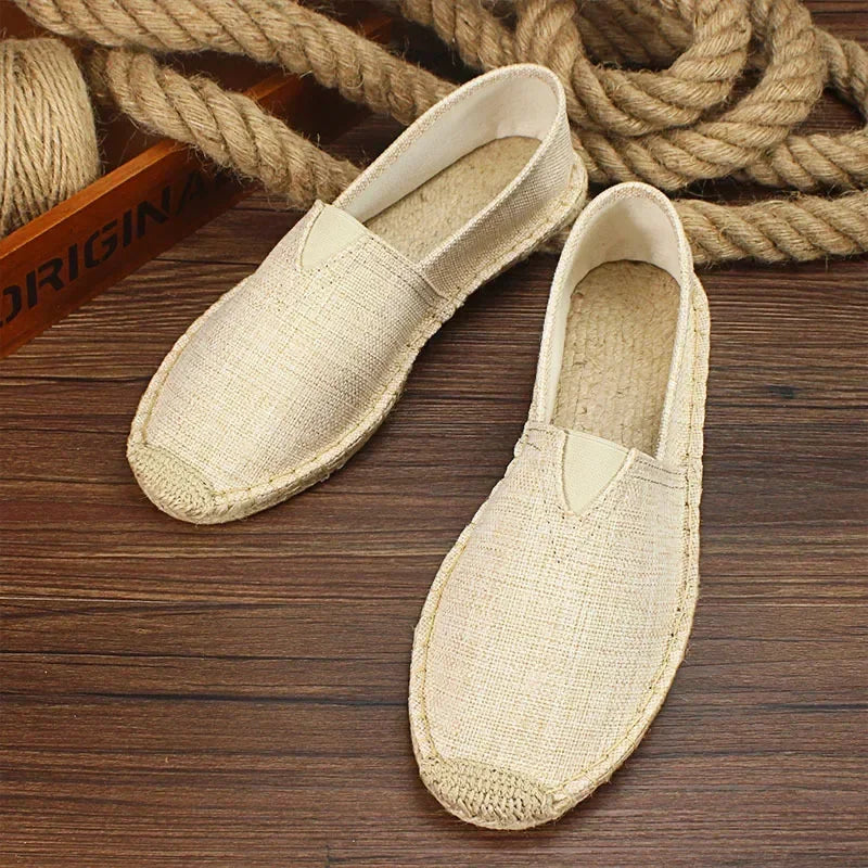 Bequeme Elio Espadrilles für Herren im Graffiti-Look; ideal für Freizeit & Strand.