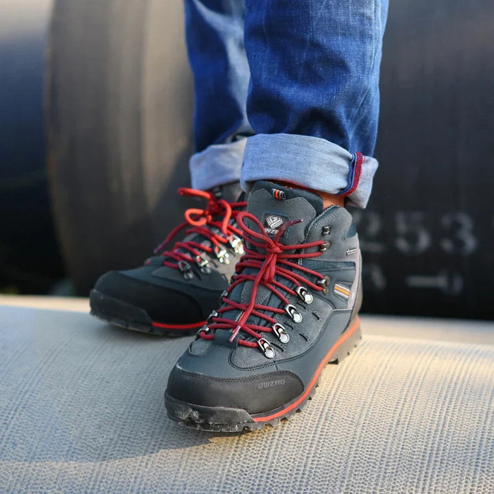 Stylische Herren knöchelhohe Wanderschuhe in Schwarz, bequem und robust für lange Wanderungen.
