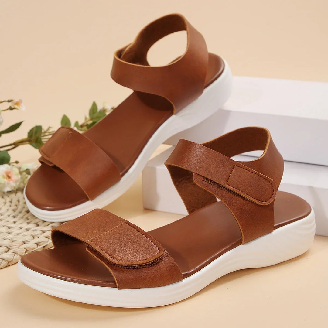 Vielseitige Damen Sommerschuhe: Bequeme Keilsandalen mit Plateau, ideal für Spaziergänge, Urlaub und Alltag.