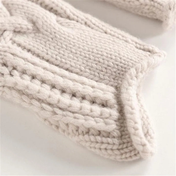 Modischer, bequemer Damen Strickpullover in Beige/Blau. Gemusterter Rundhalspullover für Herbst & Winter.