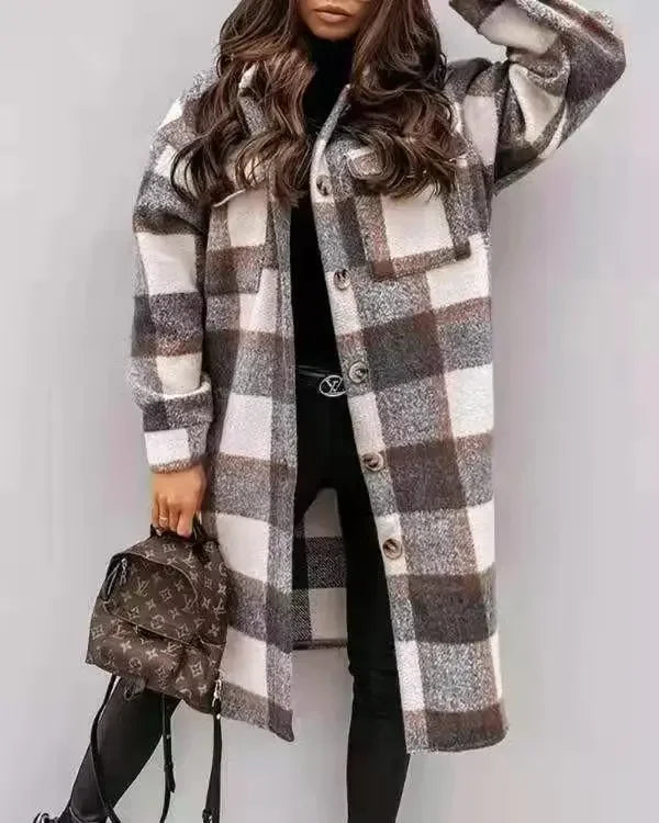 Eleganter Damen-Karomantel mit Langarm. Langer Herbst-/Wintermantel für stilvolle Outfits.