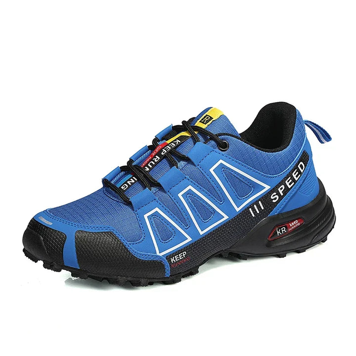 Ein Paar bequeme Damen Wanderschuhe, bereit für Outdoor-Abenteuer, Trekking & Bergtouren.