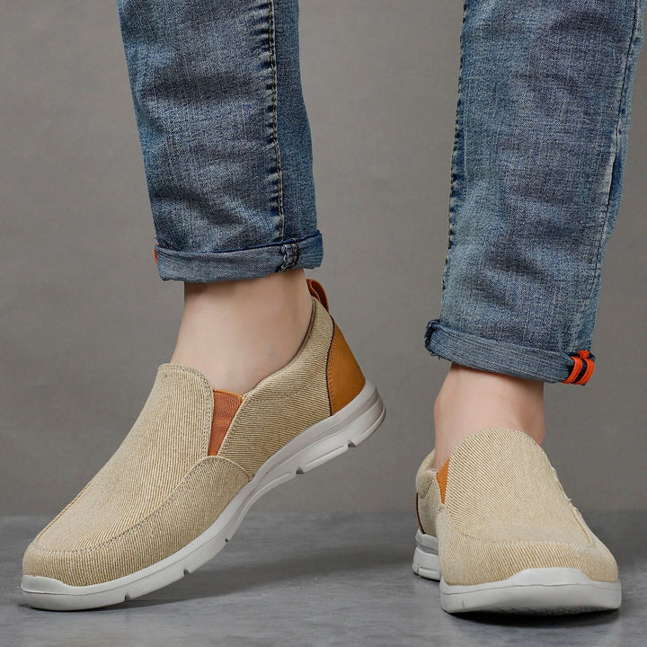Bequeme Herren Slip-On Sneaker, leichte Freizeitschuhe mit stoßdämpfender Polsterung; ideal für den Alltag.