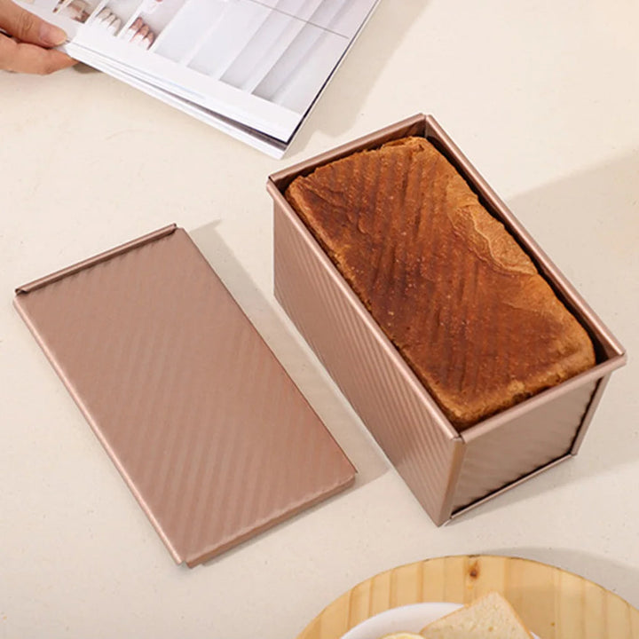 Zweiteiliges Roségold Antihaft Backformen-Set mit Deckel für Brot und Kuchen. Perfektes Küchenzubehör.