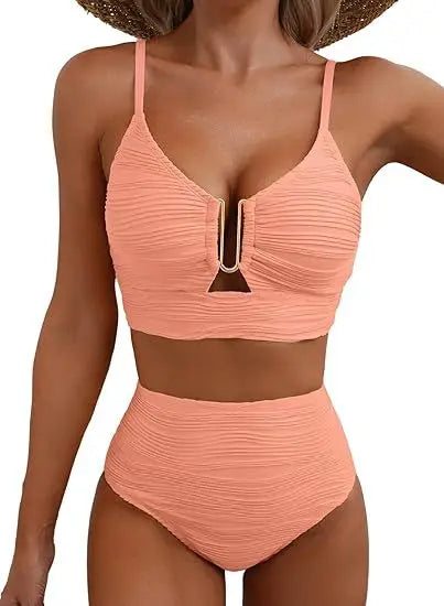 Detailreicher Damen Bikini, zweiteilig, V-Ausschnitt, Cut-Outs & strukturierter Stoff.