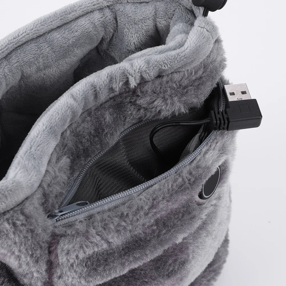 Innovative WarmFeet USB-Heizpantoffeln, elektrisch betrieben. Komfortable Winterhausschuhe für gemütliche Stunden.