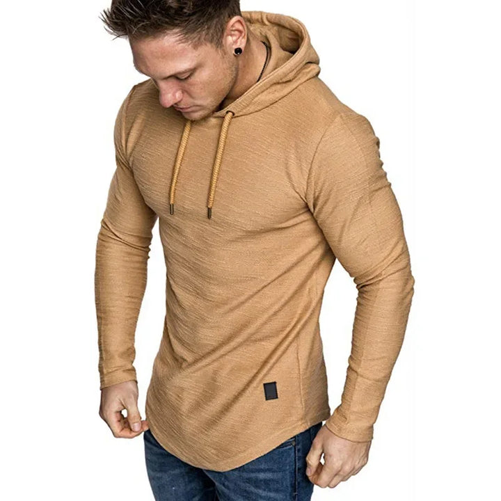 Moderner Herren Kapuzenpullover Slim Fit. Mit gerippten Bündchen & Kapuze, perfekt für lässige Herrenmode.