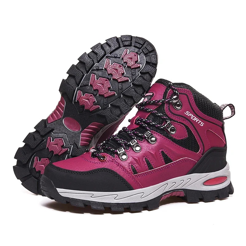 Leistungsstarke Damen Wanderstiefel mit Profilsohle für optimalen Grip und Stabilität im Gelände.