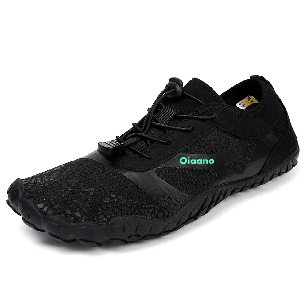 Performance Herren Wasserschuhe mit sicherem Halt und schneller Drainage, perfekt für Wassersport und feuchtes Gelände.
