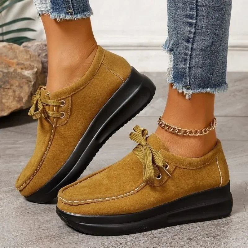 Gepolsterte Damen Sneakers für maximalen Komfort. Bequeme Freizeitschuhe, leichte Alltagsschuhe für Frauen.