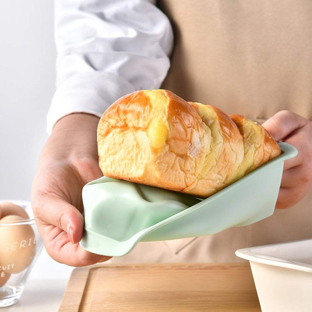 Elegante Roségold Antihaft-Backformen im Set mit Deckel für einfaches Backen und Reinigen von Gebäck.