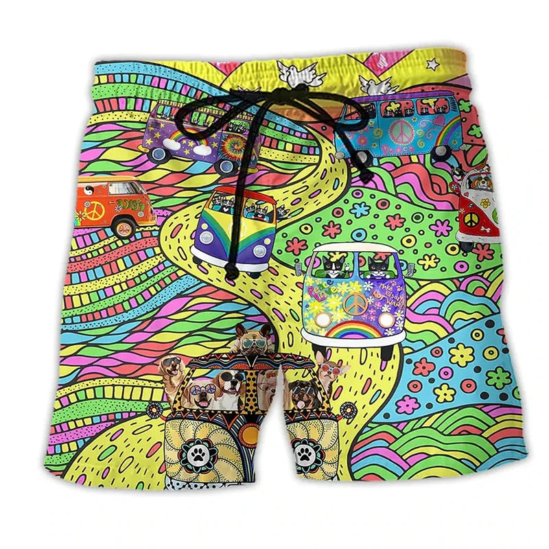 Mann trägt stylische Graffiti-Badehose, ideal für sommerliche Freizeitmode am Strand oder Pool.