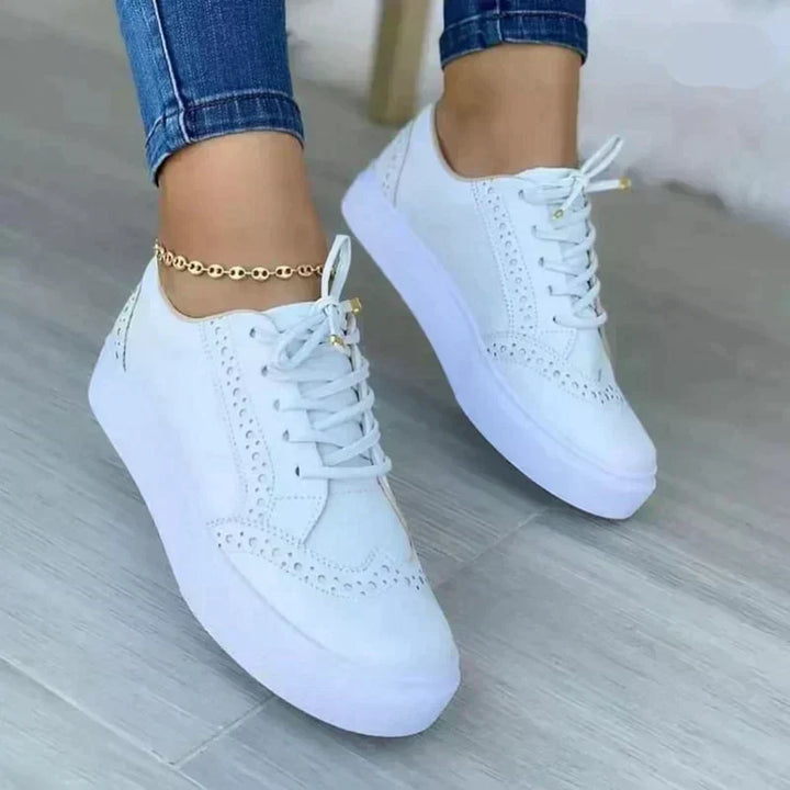 Damen Slip-on Sneaker, die Komfort und Stil vereinen. Perfekte, bequeme Alltagsschuhe für den aktiven Lebensstil.