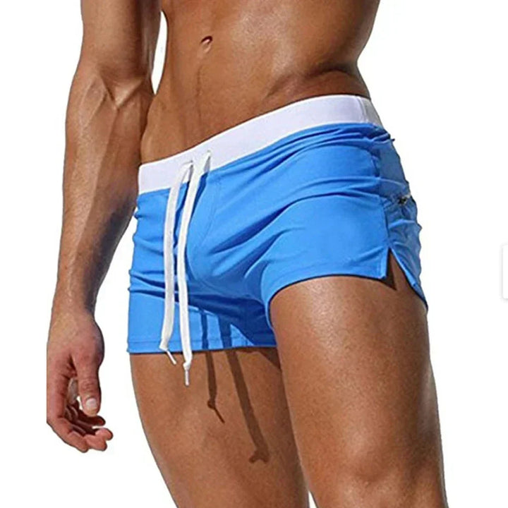 Praktische Herren Badeshorts GUSTAV. Schnelltrocknend & bequem für jede Wasseraktivität und Freizeit.