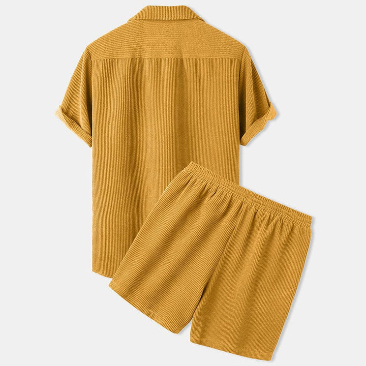 Stilvolles Herren Kurzarmhemd & Shorts Set. Lässiger Zweiteiler für Sommer, Freizeit & Urlaub.