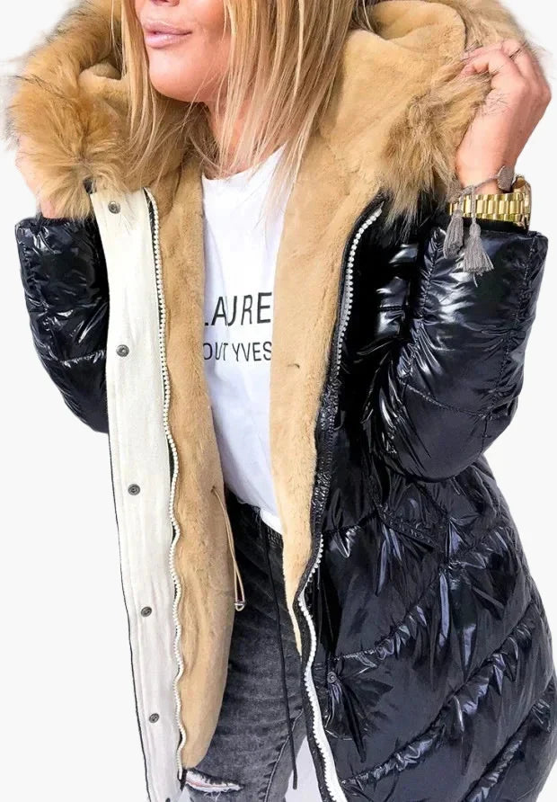 Warmer Damen Winter Steppmantel, ideal für Outdoor. Modische Winterjacke mit schickem Pelzkragen.