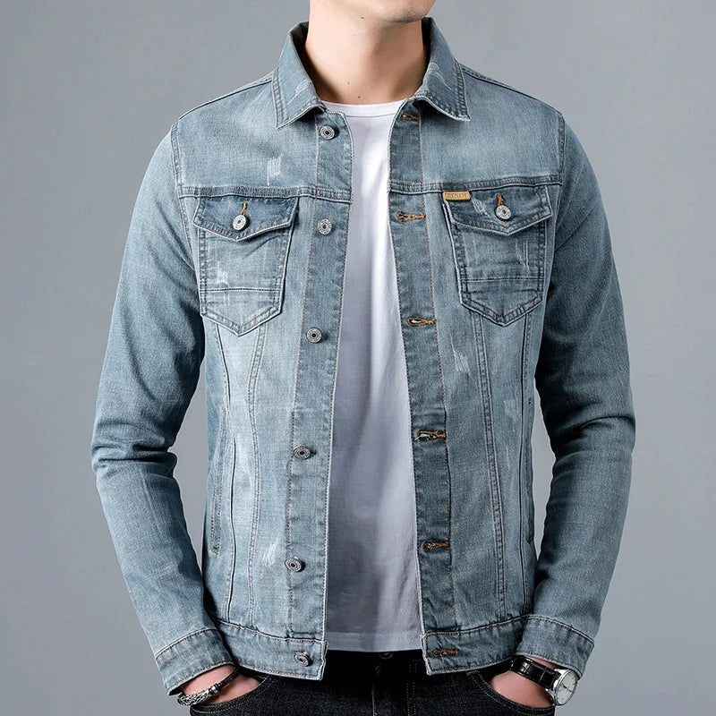 Hochwertige Herren Jeansjacke, klassische Langarm Denim Jacke in Blau für Komfort und individuellen Stil.