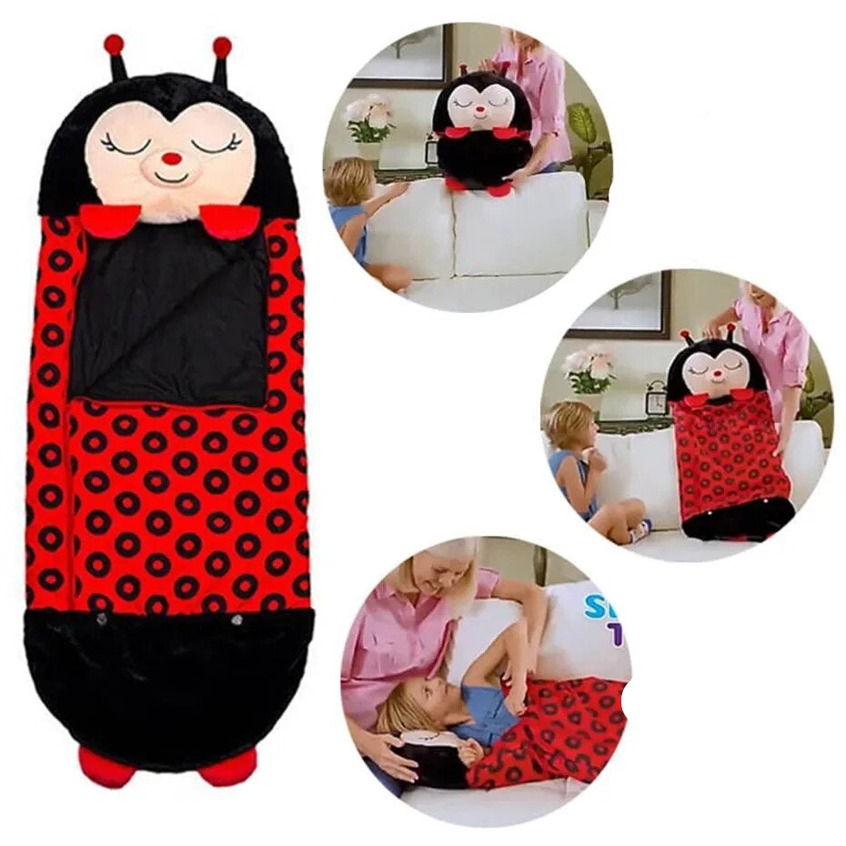 Faltbarer Kinderschlafsack in süßer Tierform, ideal für Kuschelabenteuer & Reisen.