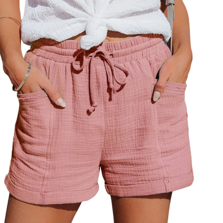 Bequeme Freizeit Damen Shorts für den Sommer. Trendige, kurze Hose, perfekt für aktive Tage und entspannte Stunden.