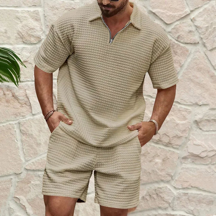 Stilvolles Herren Freizeit-Polo-Set für Sommer & Urlaub. Kurzarm-Shirt & Shorts, bequemer Zweiteiler.