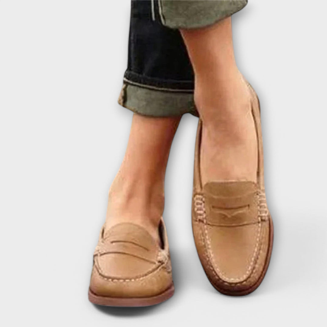 Bequeme Damen Loafer mit rutschfester Sohle in klassischem Design; ideal als Freizeitschuhe und Alltagsschuhe.