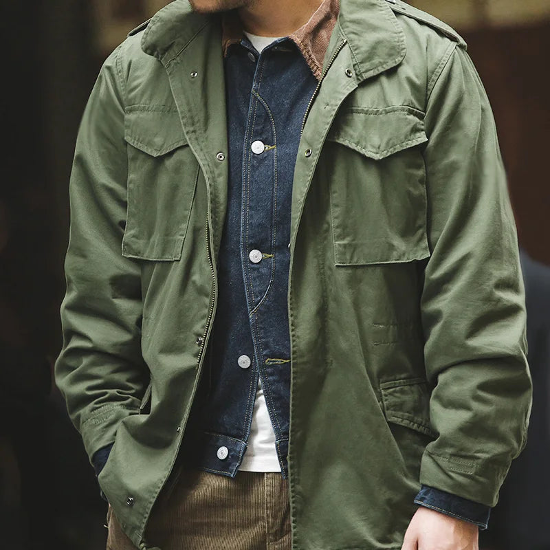 Vintage grüne M65 Feldjacke für Herren, ideale Übergangsjacke im Militärstil für Casual & Outdoor.