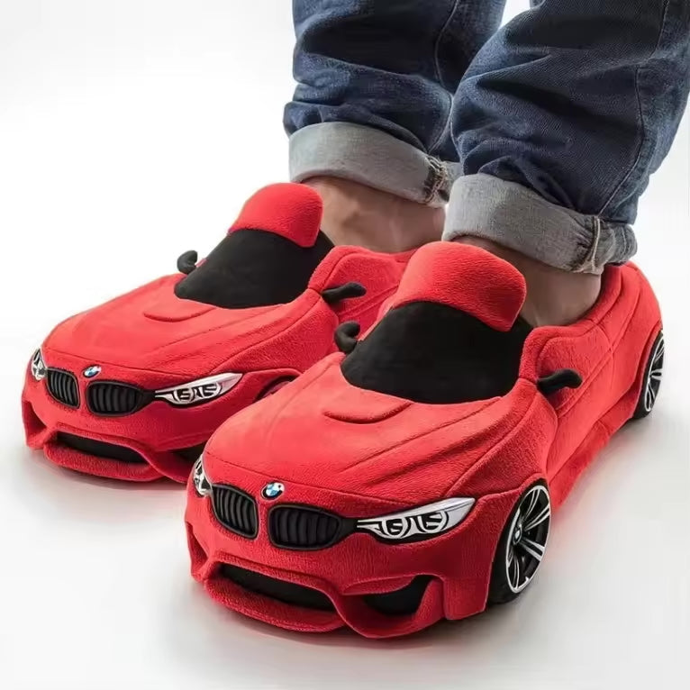 Nahaufnahme der weichen, warmen Innenfütterung der Herren Auto-Design Winterpantoffeln für kuschelige Füße.