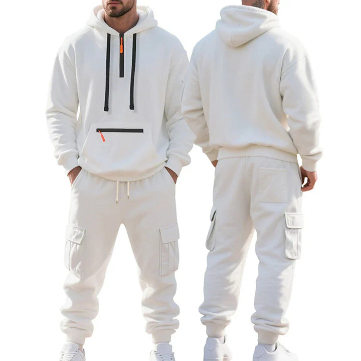 Dynamisches Danon Sport-Winterset für Herren. Hoodie & Jogginghose für aktive Tage und entspannten Komfort.
