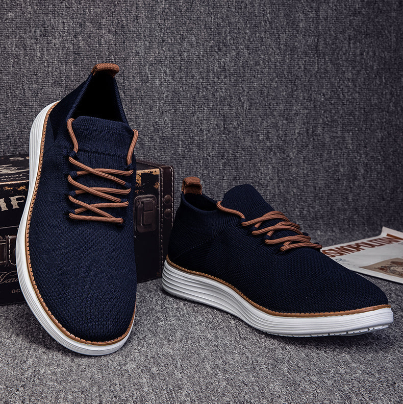 Nahaufnahme der stoßdämpfenden Sohle des Herren Sneakers für optimalen Gehkomfort.