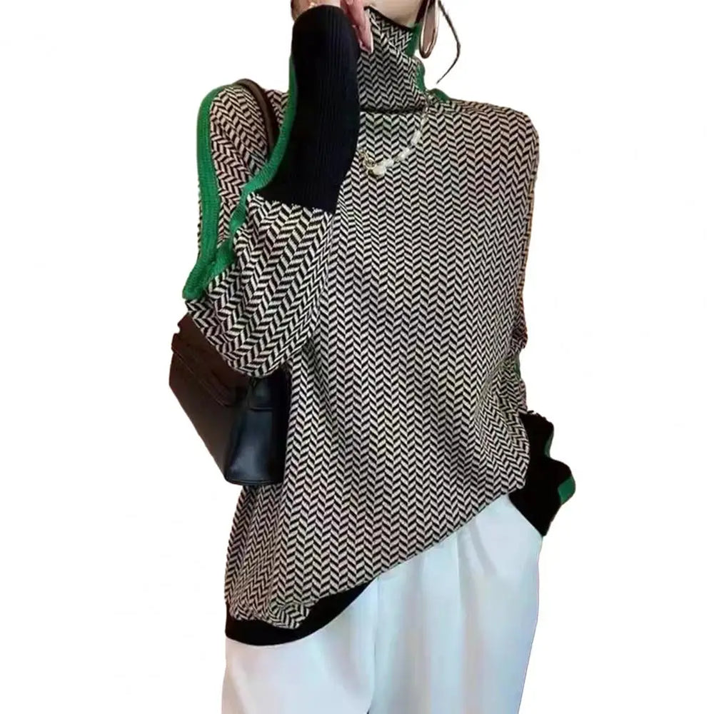 Bequemer Damen Freizeitpullover mit hohem Kragen & trendigen Kontrastfarben. Perfekt für Herbst- & Wintermode.